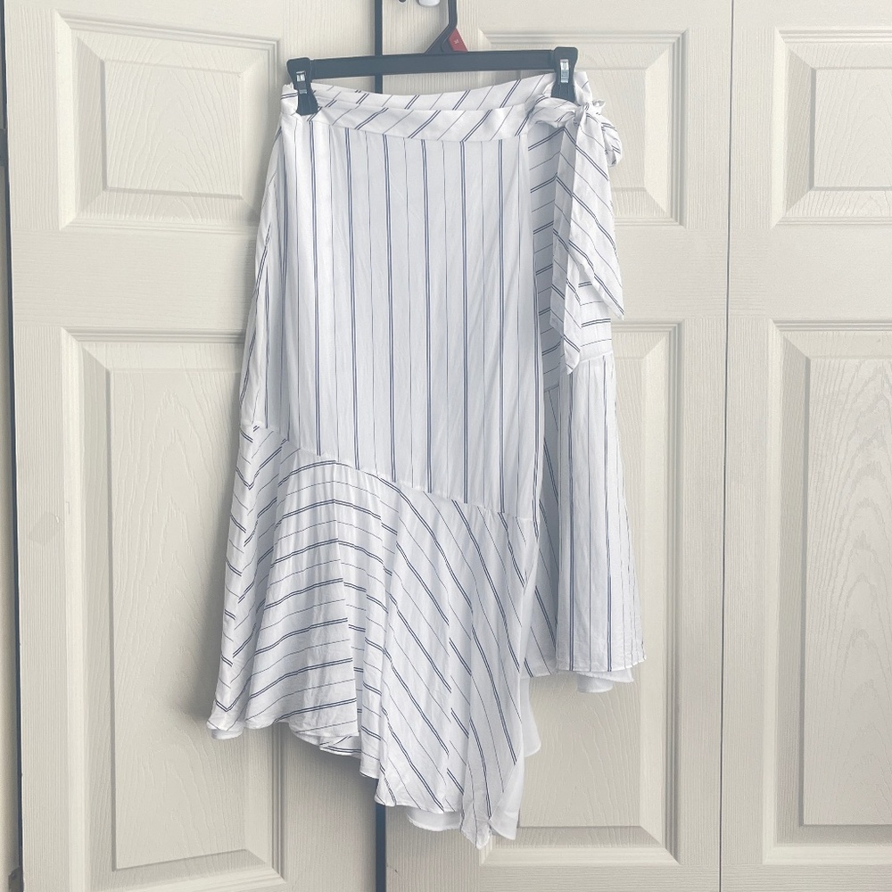 Joie women's b&w asymmetrical midi wrap skirt size 2.  #435
